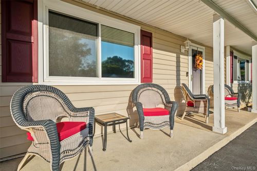 27 Parkridge Cir, Port Jefferson Station, NY, 11776-3417 | Card Image