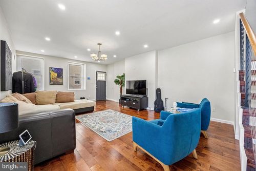 217 Grape St, PHILADELPHIA, PA, 19128-4928 | Card Image