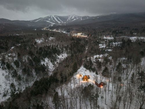 695 Tanglewood Dr, Killington, VT, 05751-9468 | Card Image