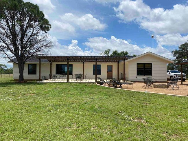 136 Valley View Cir, House other with 4 bedrooms, 3 bathrooms and null parking in Llano TX | Image 4