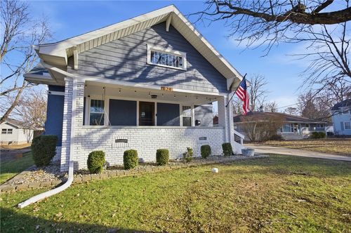 829 10th St, Charleston, IL, 61920-2819 | Card Image