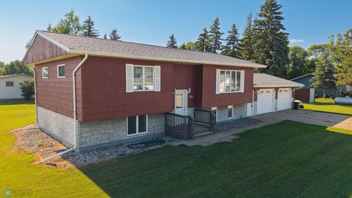 302 15th St Se, Cooperstown, ND, 58425-7141 | Card Image