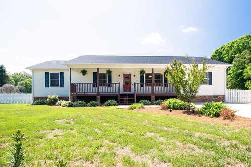 4280 Hoover Hill Rd, Trinity, NC, 27370-8553 | Card Image