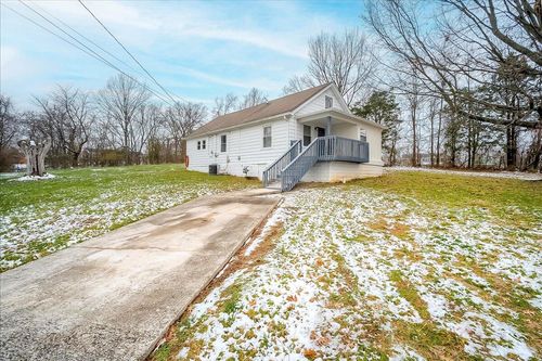 621 Richardson Ln, Frankfort, KY, 40601-9147 | Card Image