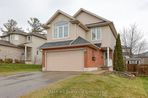 16 Hillside Rd, Ingersoll, ON, N5C4B5 | Card Image