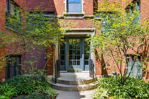 3-3126 Carmen Ave, CHICAGO, IL, 60625-4218 | Card Image