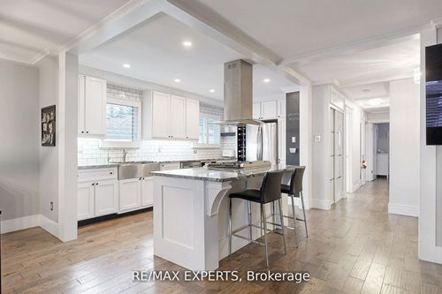 4323 Forsyth Blvd, Burlington, ON, L7L2M2 | Card Image