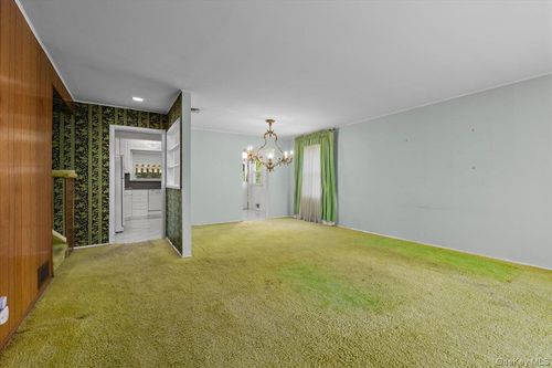 144 Orchard St, Oyster Bay, NY, 11771 | Card Image