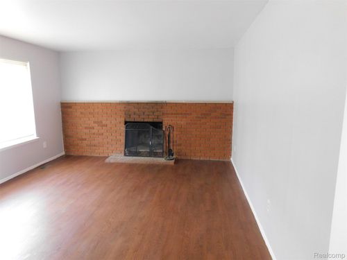 15521 Brandt St, Romulus, MI, 48174-3208 | Card Image