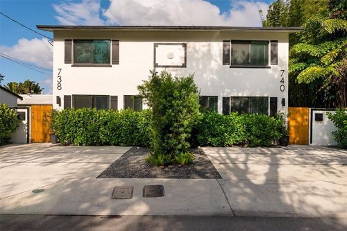 740 Ne 17th Ave, Fort Lauderdale, FL, 33304-3421 | Card Image