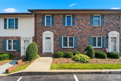 83-1330 5th St Ne, Hickory, NC, 28601-2085 | Card Image