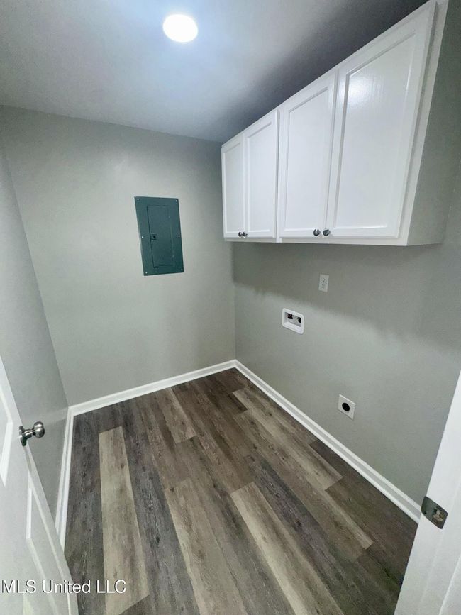 Laundry Room | Image 8