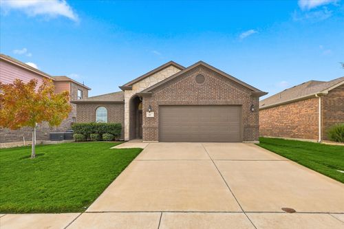 305 Emerald Creek Dr, Fort Worth, TX, 76131-4350 | Card Image