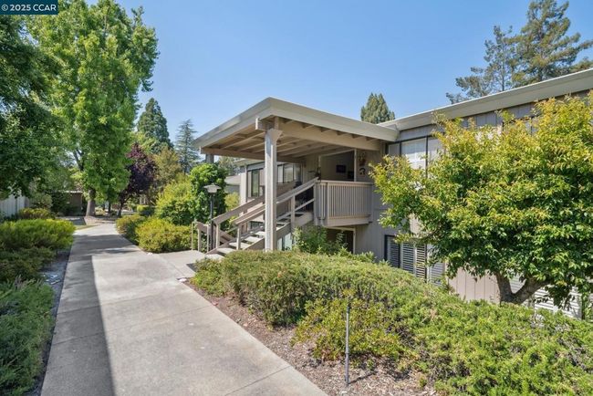 APT-4 - 1150 Canyonwood Ct, Condo with 2 bedrooms, 2 bathrooms and 1 parking in Walnut Creek CA | Image 4