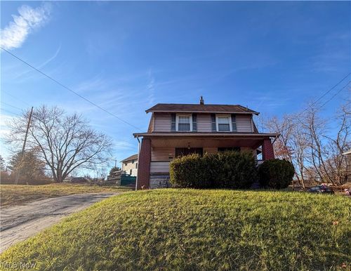 2426 Shirley Rd, Youngstown, OH, 44502-2735 | Card Image