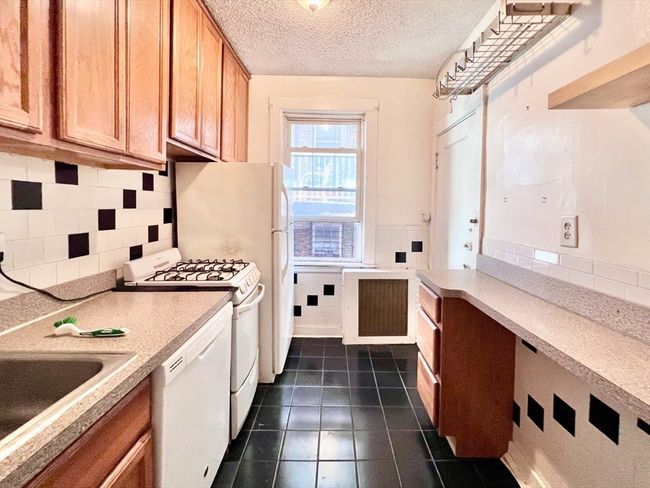 APT-6 - 26 Chiswick Rd, Condo with 1 bedrooms, 1 bathrooms and null parking in Boston MA | Image 4
