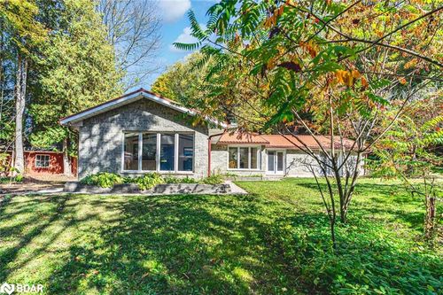 8275 9 County Rd, Creemore, ON, L0M1G0 | Card Image