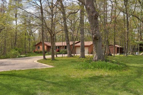2030 Burke Dr, Winthrop Harbor, IL, 60096-1825 | Card Image