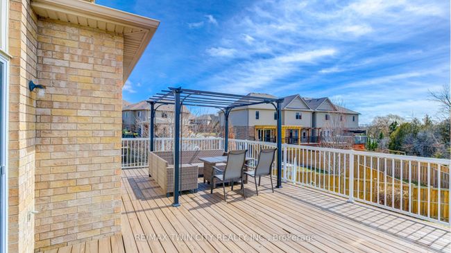 106 Country Clair St, House other with 3 bedrooms, 4 bathrooms and 2 parking in Kitchener ON | Image 36