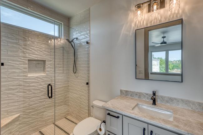 208 E Lakeshore Dr, House other with 4 bedrooms, 5 bathrooms and null parking in Sunrise Beach TX | Image 22
