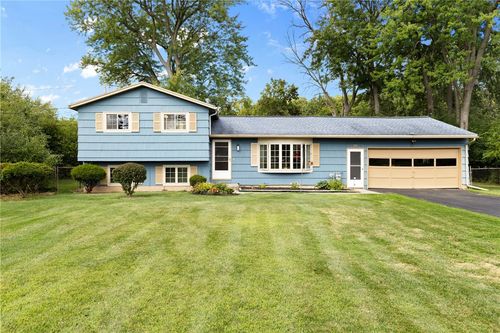 29 Bermuda Cir, Rochester, NY, 14623-4413 | Card Image