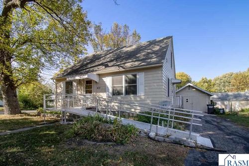 431 W Humphrey St, Lake Crystal, MN, 56055-2038 | Card Image