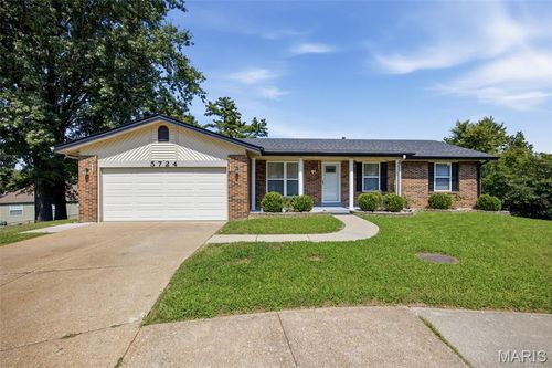 5724 Luffbury Cir, Oakville, MO, 63129-4362 | Card Image
