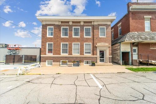 1318 14th Ave, Eldora, IA, 50627-1661 | Card Image
