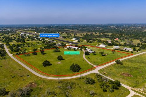 2377 Aviation Loop, Fredericksburg, TX, 78624-7357 | Card Image