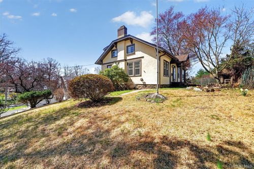 528 Union Ave, Peekskill, NY, 10566-4707 | Card Image