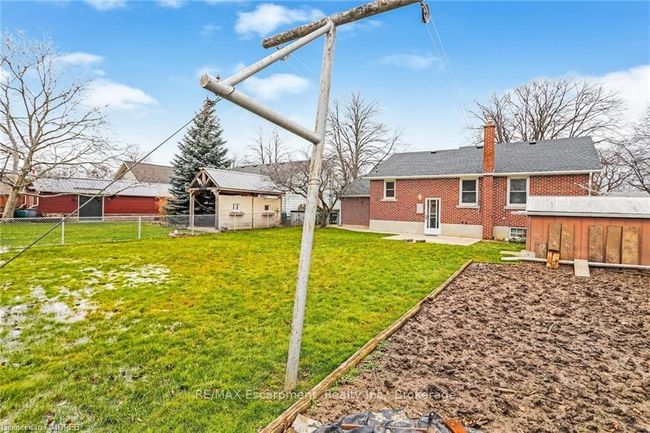 22 Ghent St, House other with 5 bedrooms, 2 bathrooms and 4 parking in Saint Catharines ON | Image 39