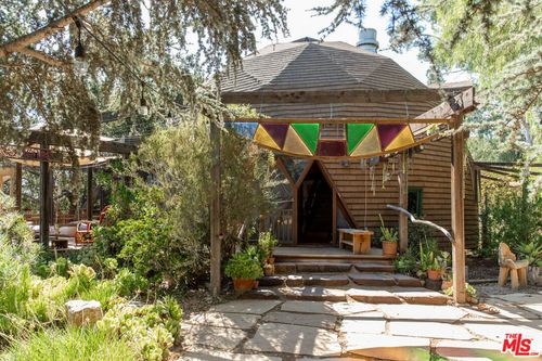 20269 Croydon Ln, Topanga, CA, 90290 | Card Image