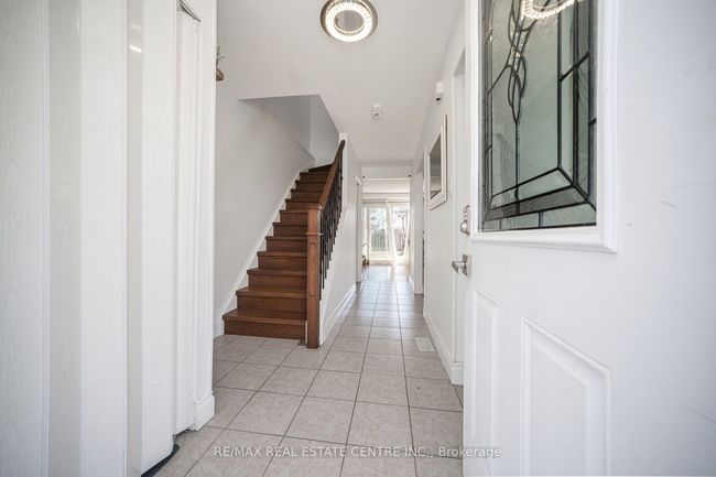 24 Jackman Dr, House other with 5 bedrooms, 2 bathrooms and 5 parking in Brampton ON | Image 4