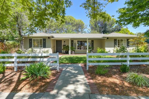 620 B St, Davis, CA, 95616-3812 | Card Image