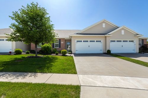 0-5555 E Creekside Ln, Bettendorf, IA, 52722-3561 | Card Image