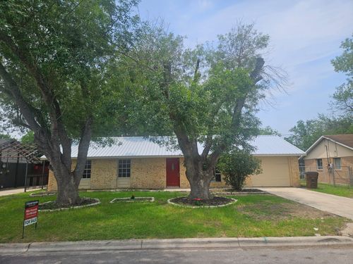 1401 Trinity St, Lockhart, TX, 78644-3443 | Card Image