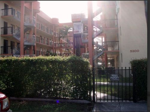 apt-405-5290 W 21st Ct, Hialeah, FL, 33016-2096 | Card Image