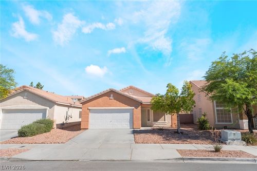 6249 Highland Gardens Dr, North Las Vegas, NV, 89031-2070 | Card Image