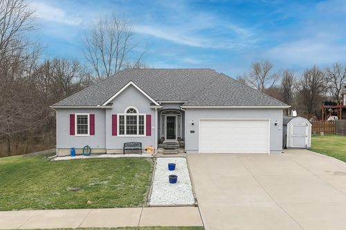 950 Holiday Dr, Lansing, KS, 66043-1386 | Card Image