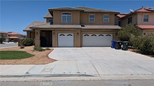 12422 Cricket St, Victorville, CA, 92392-4842 | Card Image
