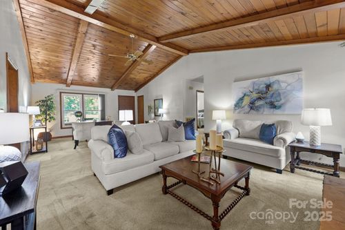 8613 Middleton Cir, Harrisburg, NC, 28075-8333 | Card Image