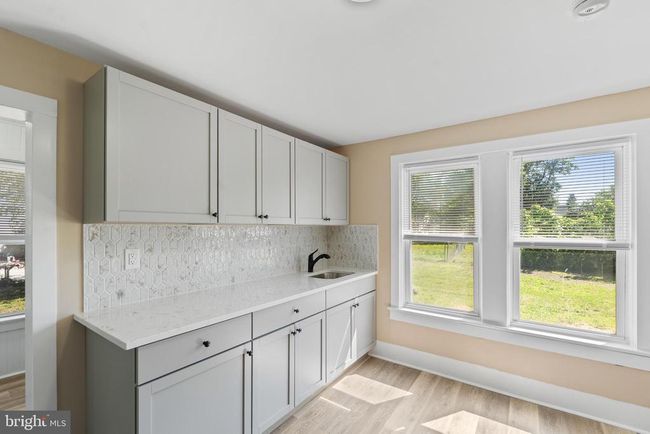 311 W Washington St, House other with 3 bedrooms, 1 bathrooms and null parking in PAULSBORO NJ | Image 8