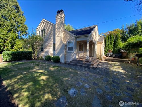4802 Ne 45th Street, Seattle, WA, 98105 | Card Image