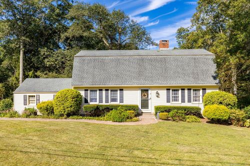 19 Oakwood Dr, Windham, CT, 06280-1519 | Card Image