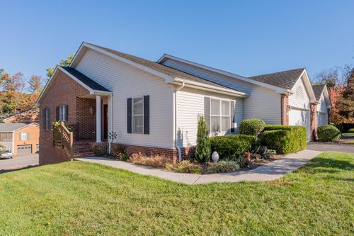 1005 Edwards Ln, Blacksburg, VA, 24060 | Card Image