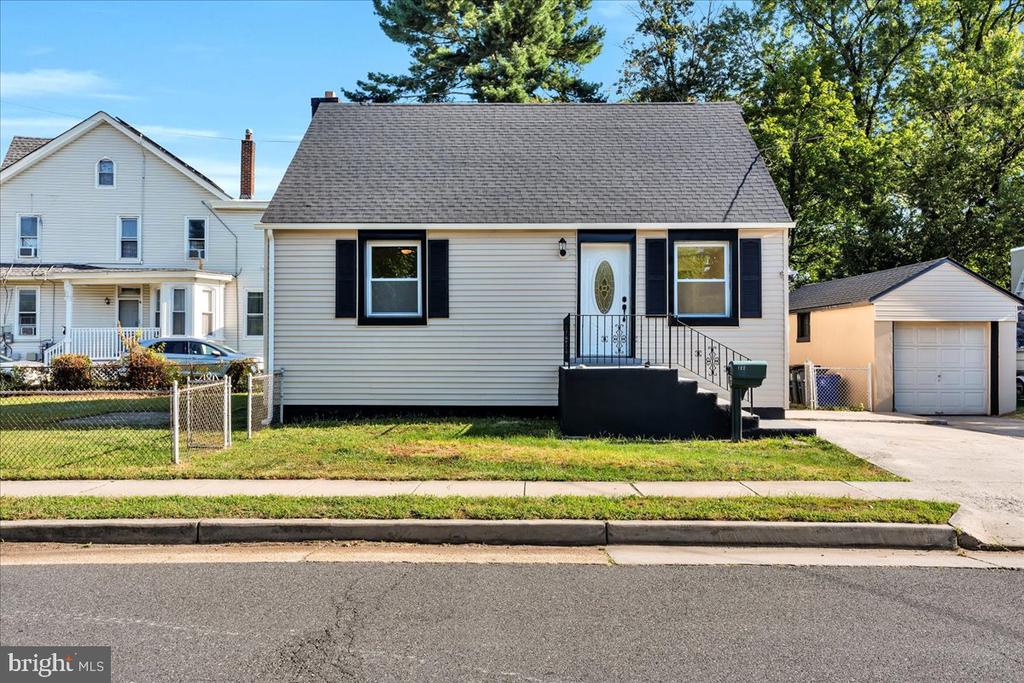 Barber Ave, Woodbury, NJ 08096