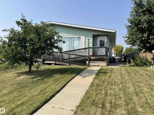 5704 49a St, Vegreville, AB, T9C1H6 | Card Image