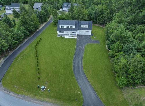 1 Tanya Ln, Brentwood, NH, 03833-3248 | Card Image