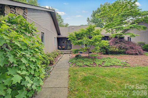 16 Clubside Dr, Asheville, NC, 28804-1857 | Card Image