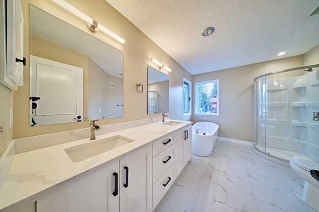 2811 Signal Hill Drive Sw, Home with 4 bedrooms, 3 bathrooms and 4 parking in Calgary AB | Image 20